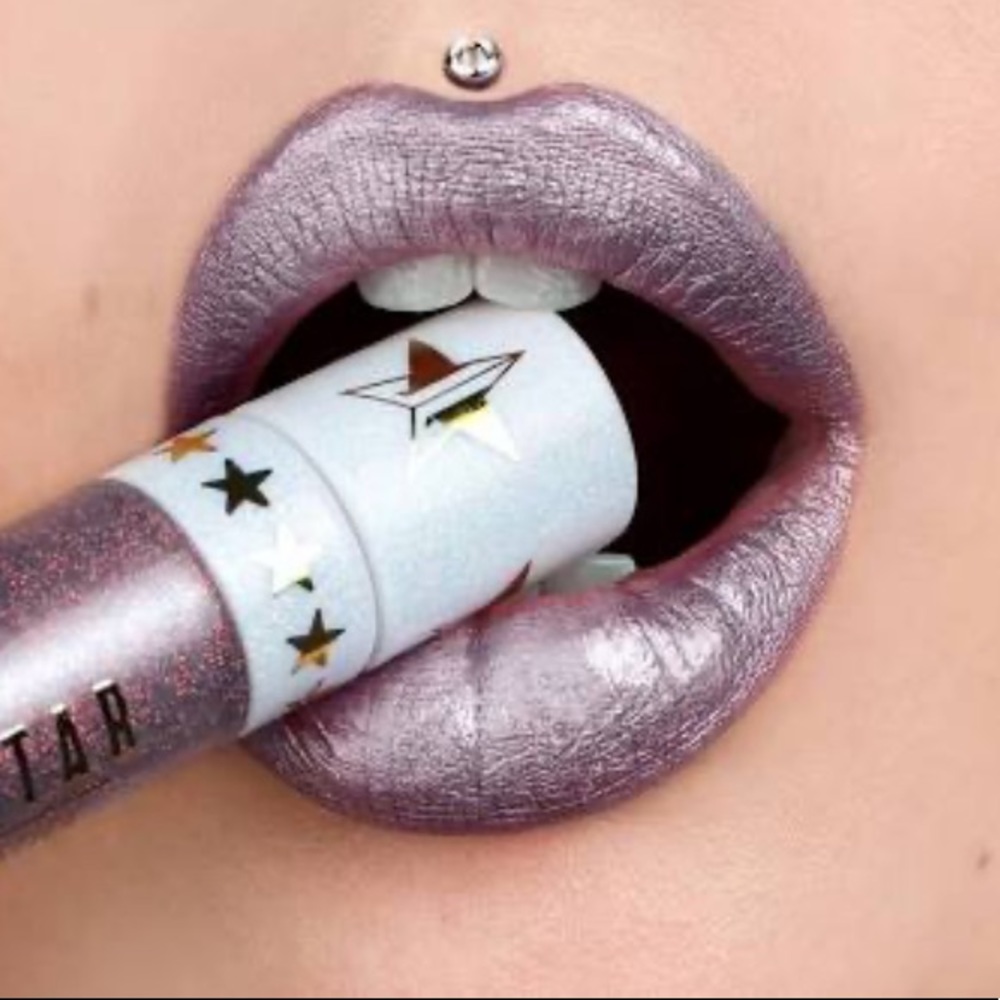 NIB Jeffree Star Velour Liquid Lipstick in “Clout”